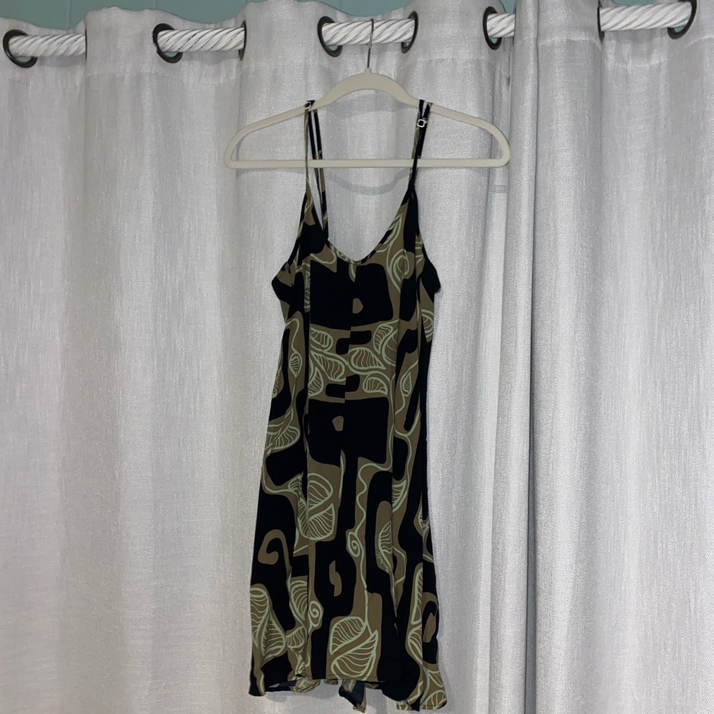 Manuheali’i spaghetti strap dress